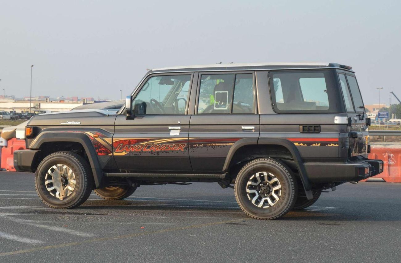تويوتا لاند كروزر 70 LC76 LX 2.8L 4WD SUV 2026