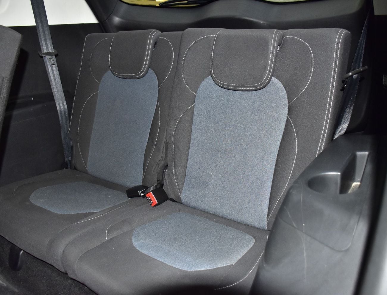 Chevrolet Captiva PREMIER EXCELLENT DEAL for our Chevrolet Captiva (2023 Model) in Grey Color GCC Specs