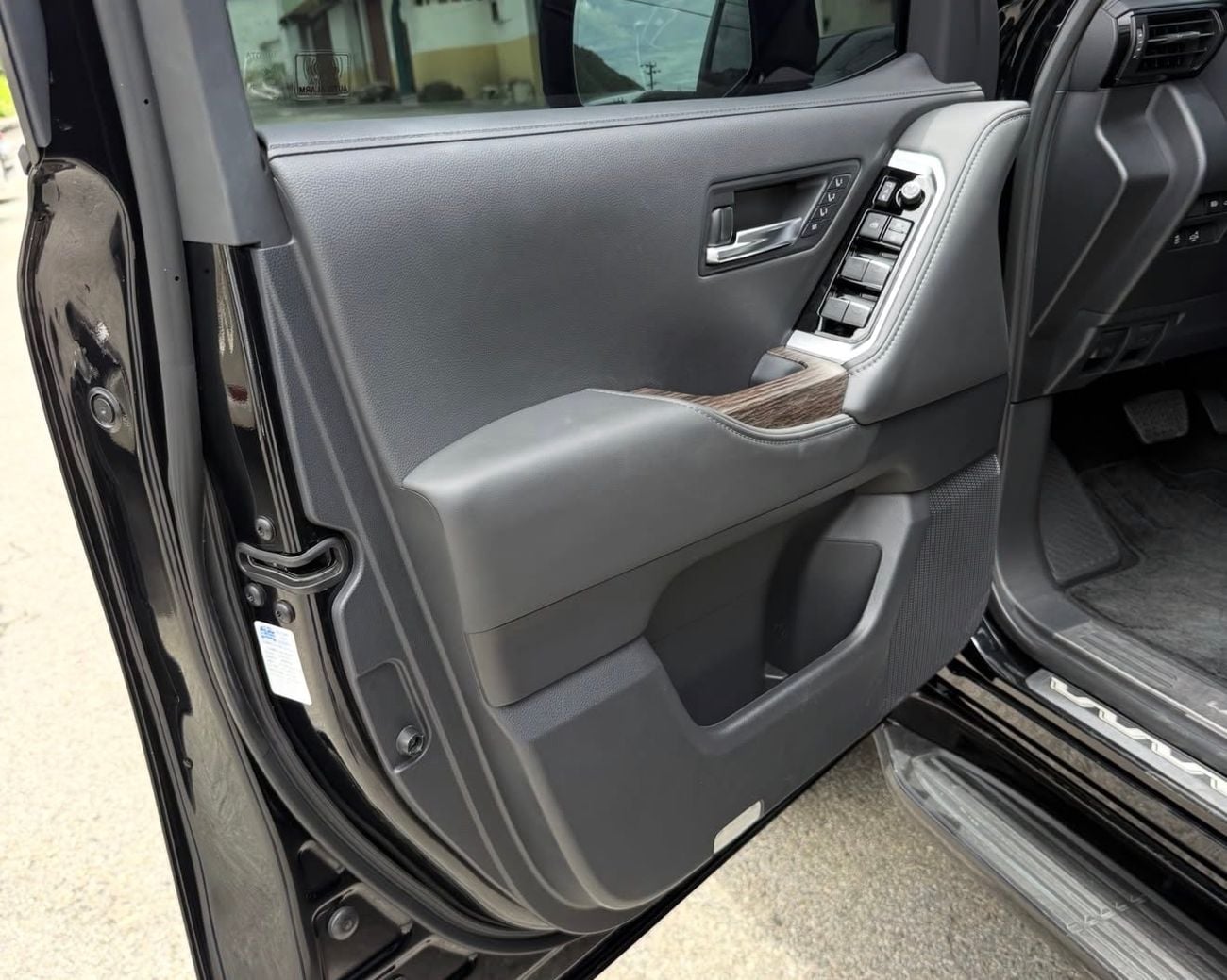 Toyota Land Cruiser VXR 4.0 L Full option
