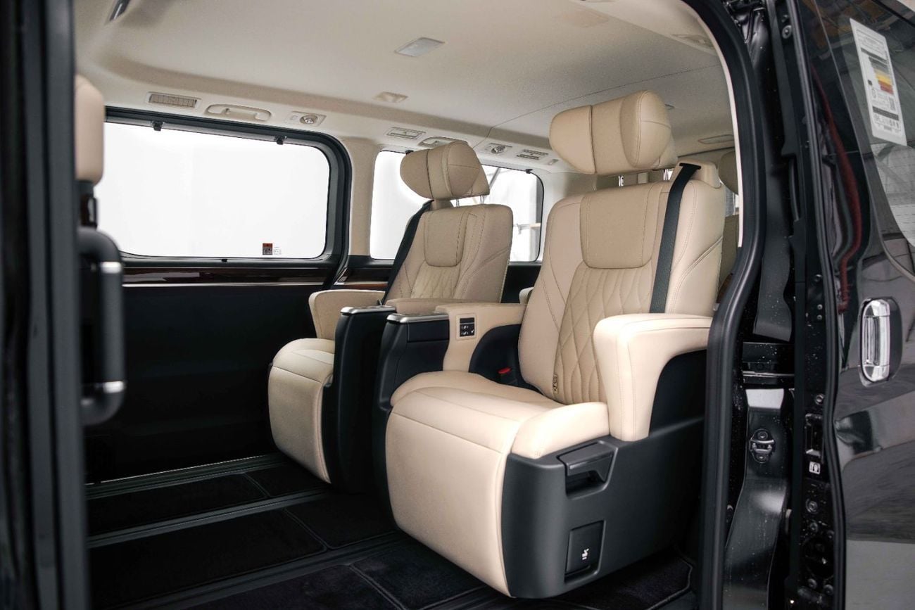 تويوتا جرافينا PREMIUM HI 3.5L - Black Inside Beige | Export Only