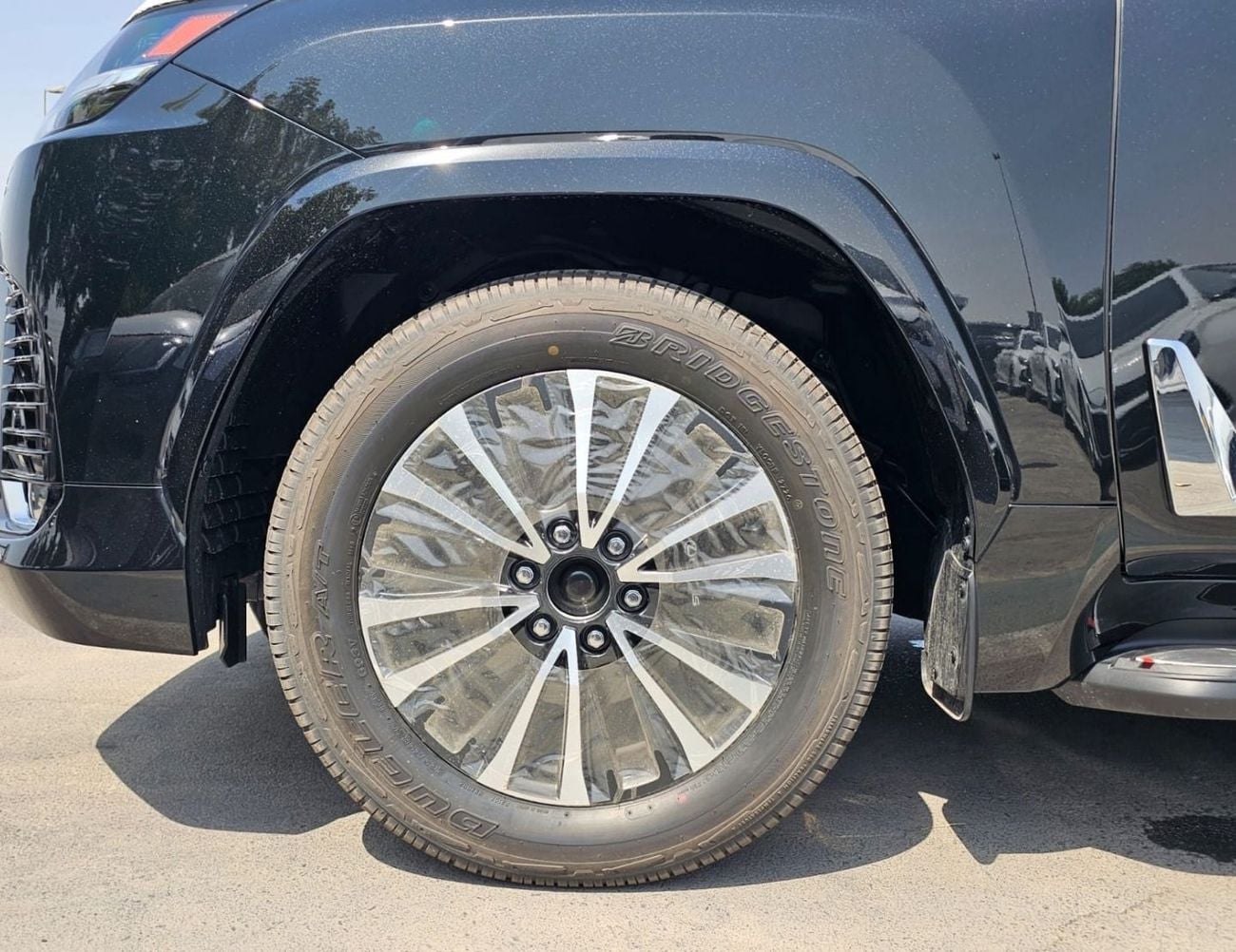 لكزس LX 600 لكزس LX600 مارك ليفينسون || محرك بنزين V6 سعة 3.5 لتر، ناقل حركة أوتوماتيكي، دفع رباعي | رادار، شاشة