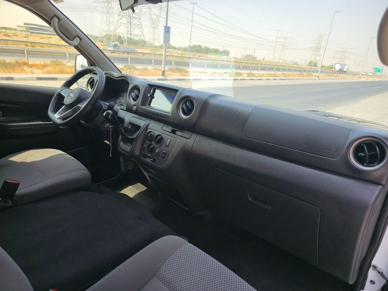 Nissan Urvan STANDARD 13 Seater