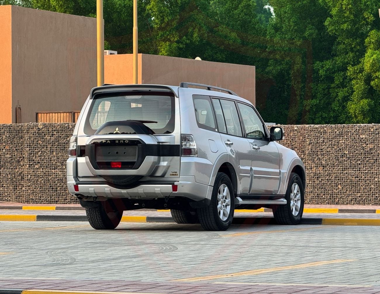 ميتسوبيشي باجيرو GLS هايلاين ميتسوبيشي باجيرو | 3.0 لتر | 2022 | مواصفات خليجية | خالية من الحوادث | بحالة ممتازة | 1294 شهرياً