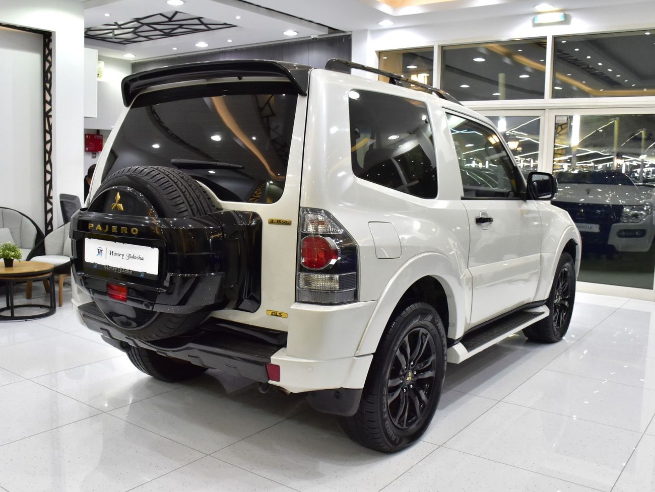 ميتسوبيشي باجيرو EXCELLENT DEAL for our Mitsubishi Pajero 3.8L GLS 3 Doors ( 2018 Model ) in White Color GCC Specs