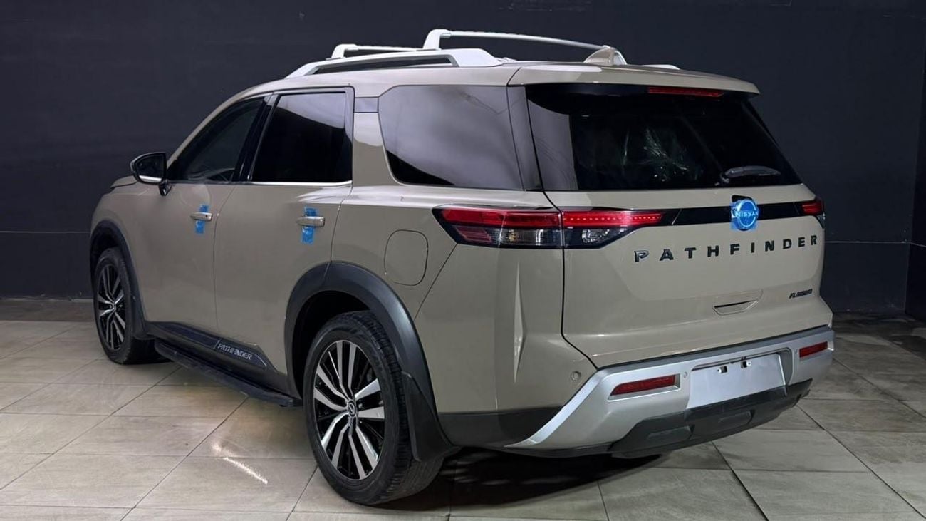 نيسان باثفايندر PLATINIUM