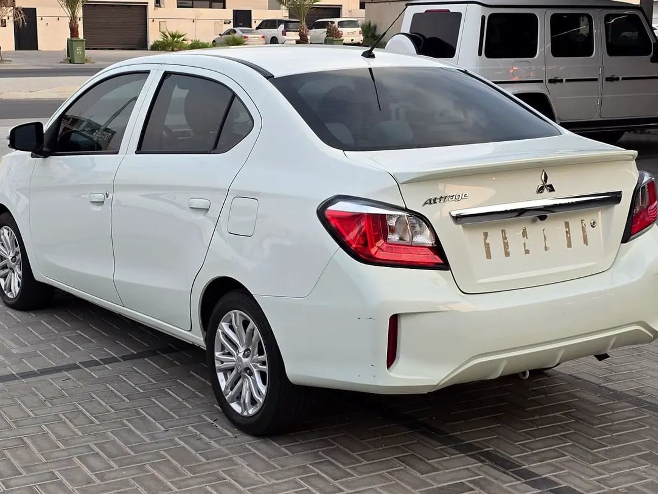 ميتسوبيشي اتراج جي إل إكس توب GCC Specs