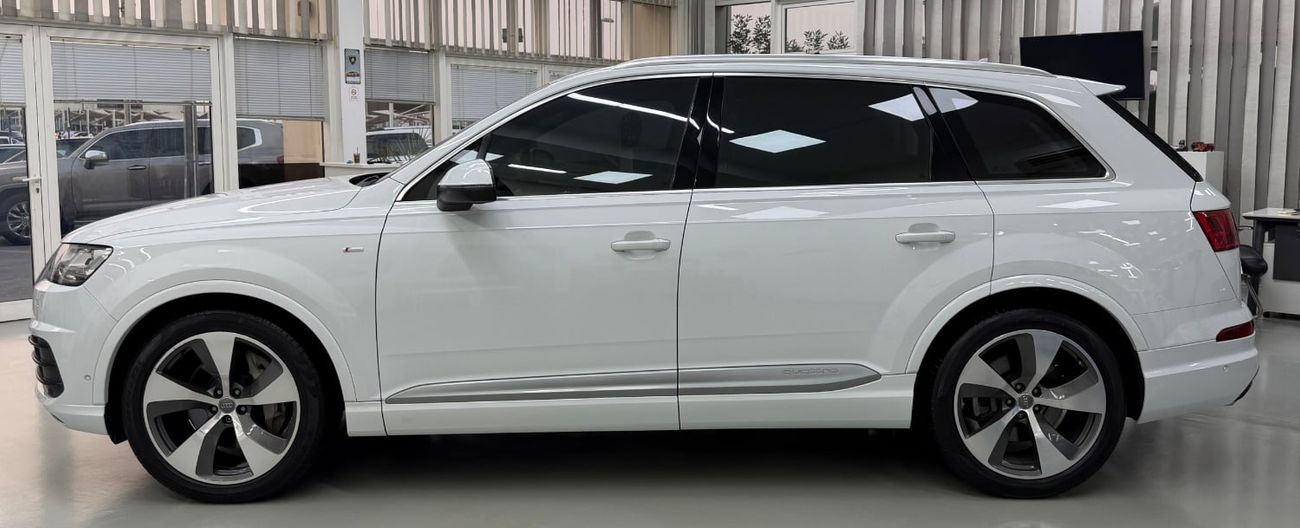 Audi Q7 45 TFSI S-LINE
