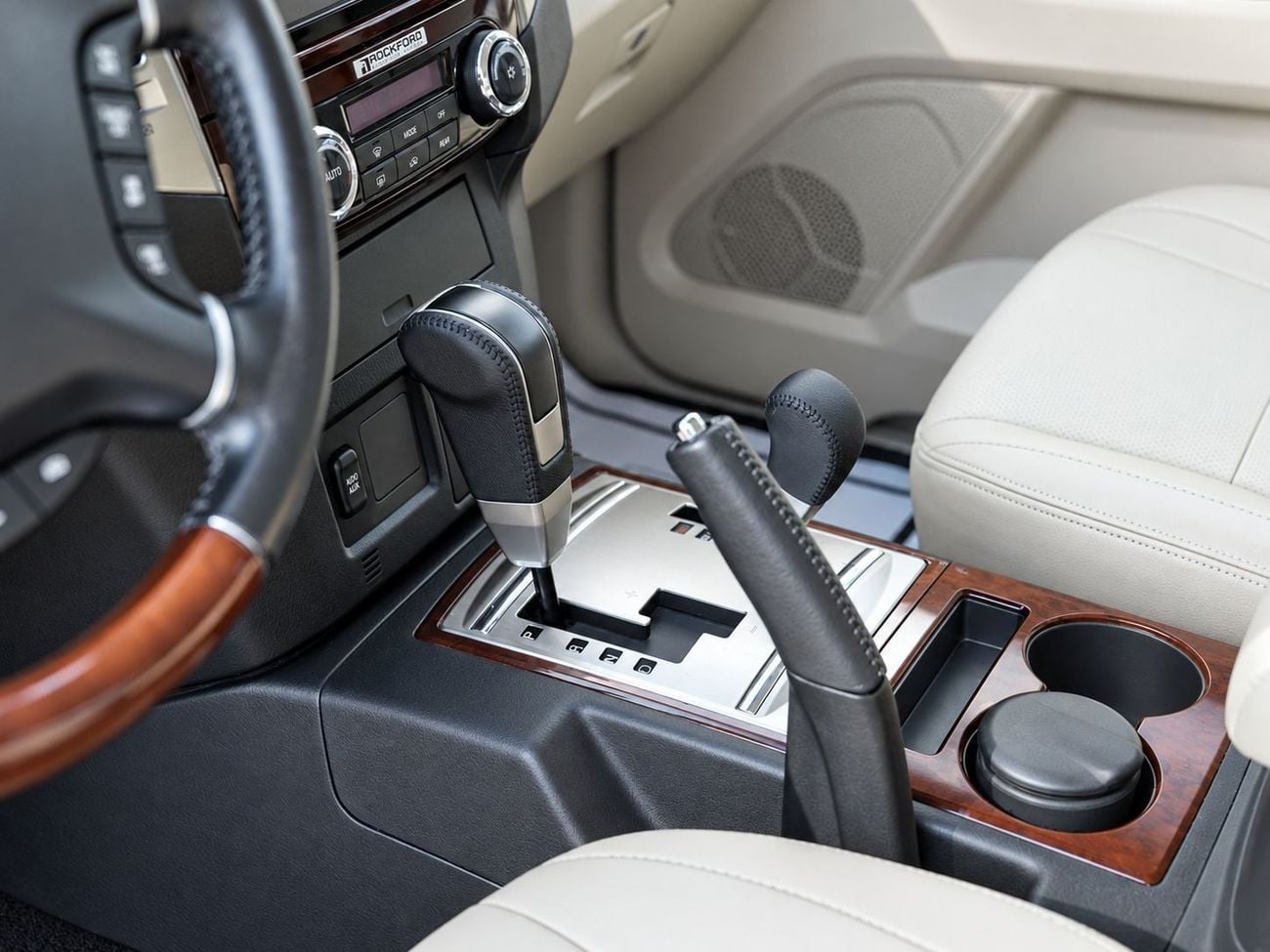 Mitsubishi Pajero GLS H/L ROCKFORD