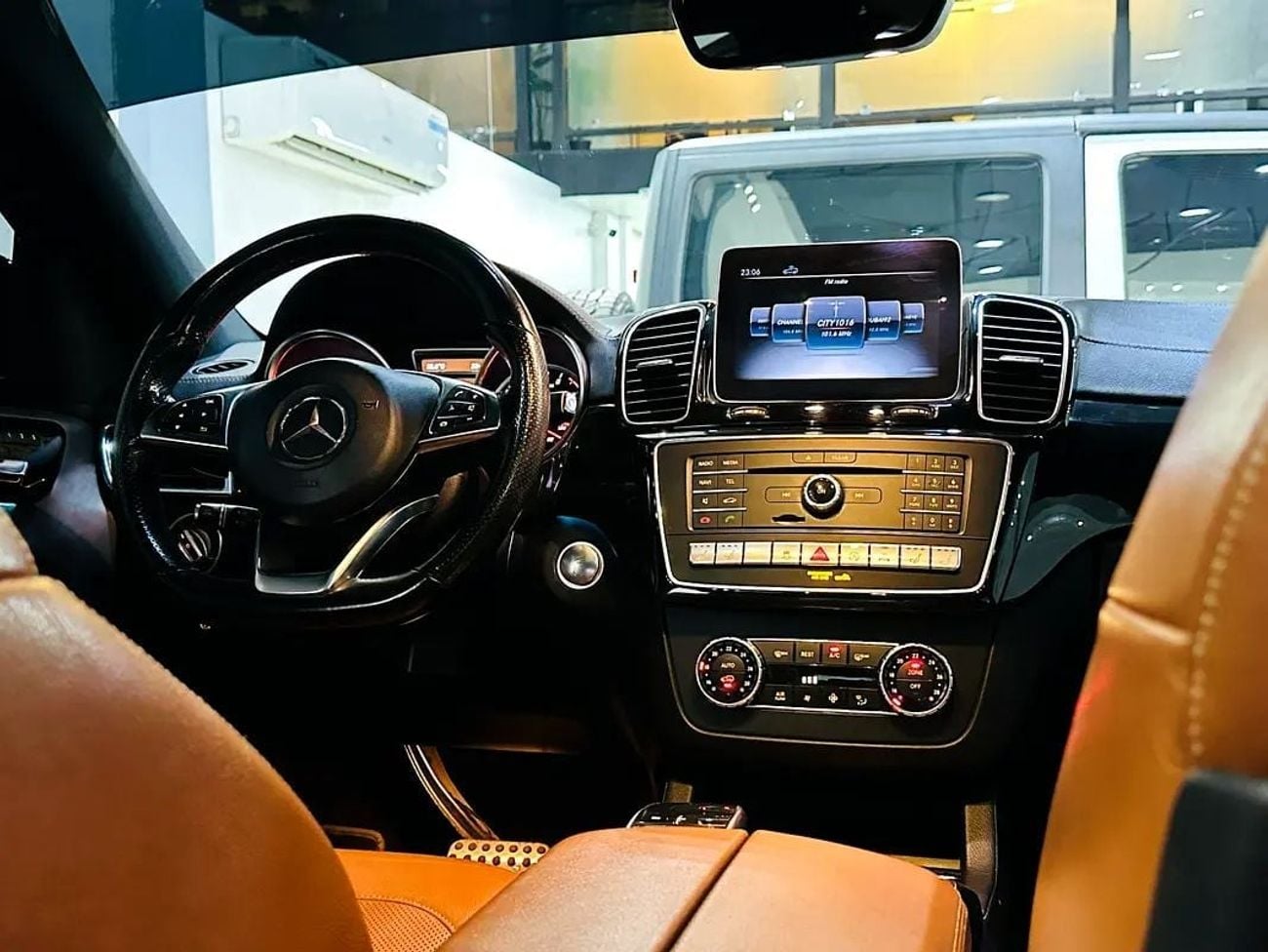 مرسيدس بنز GLE 43 AMG STANDARD