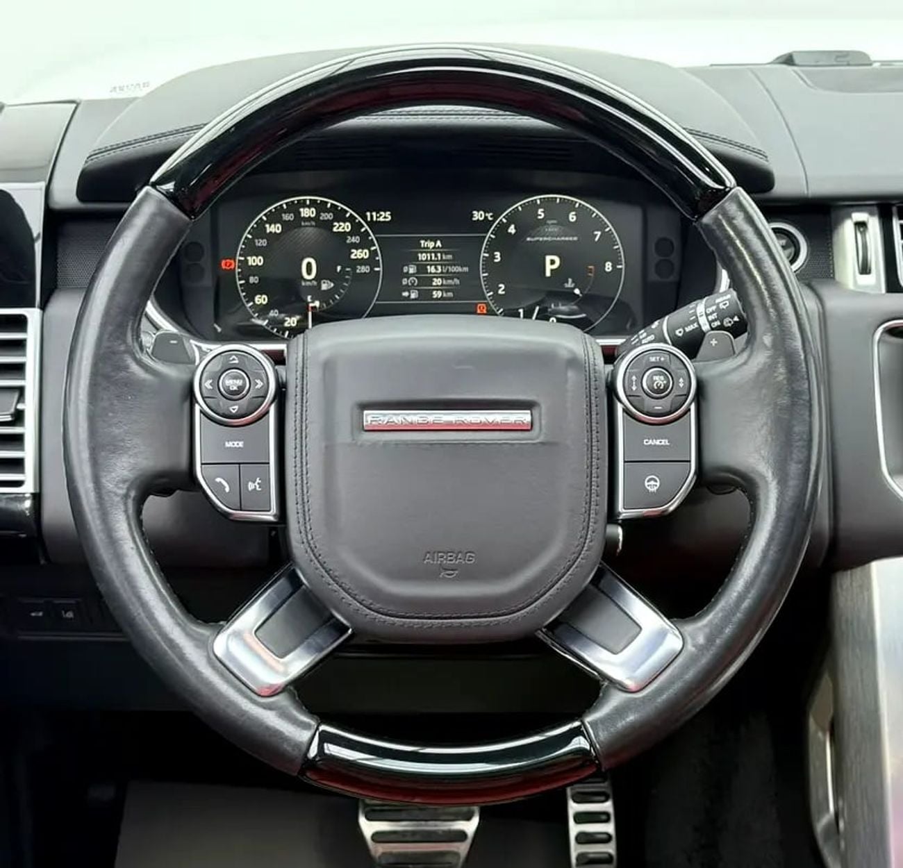 Land Rover Range Rover Vogue SE Supercharged, Full Service History, Fully Loaded, GCC