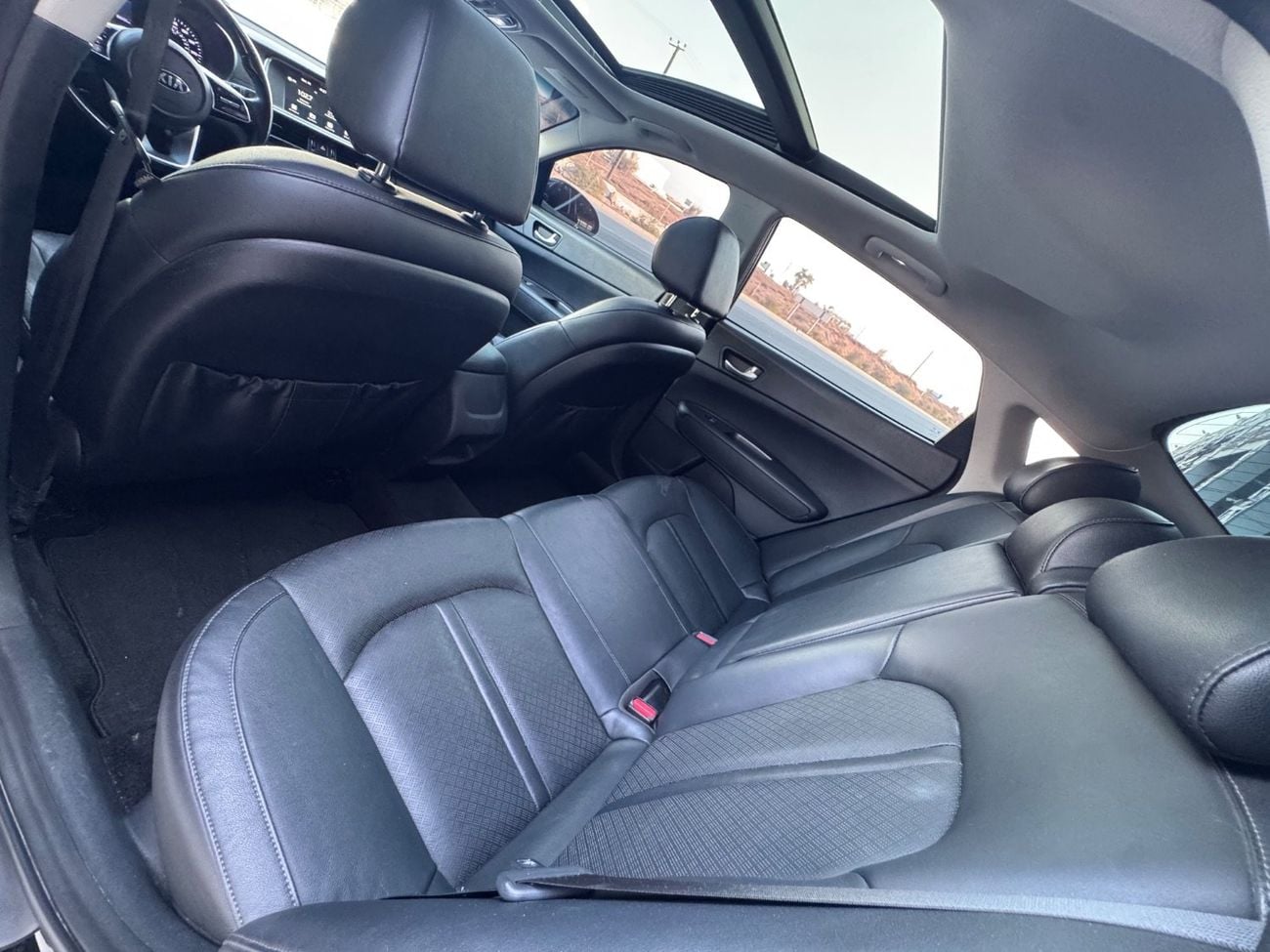 Kia Optima EX V4 2.5L / PANORAMIC SUNROOF / LEATHER / BLIND SPOTS / ROAD ASSIST / RIMS / IN PERFECT CONDITION..