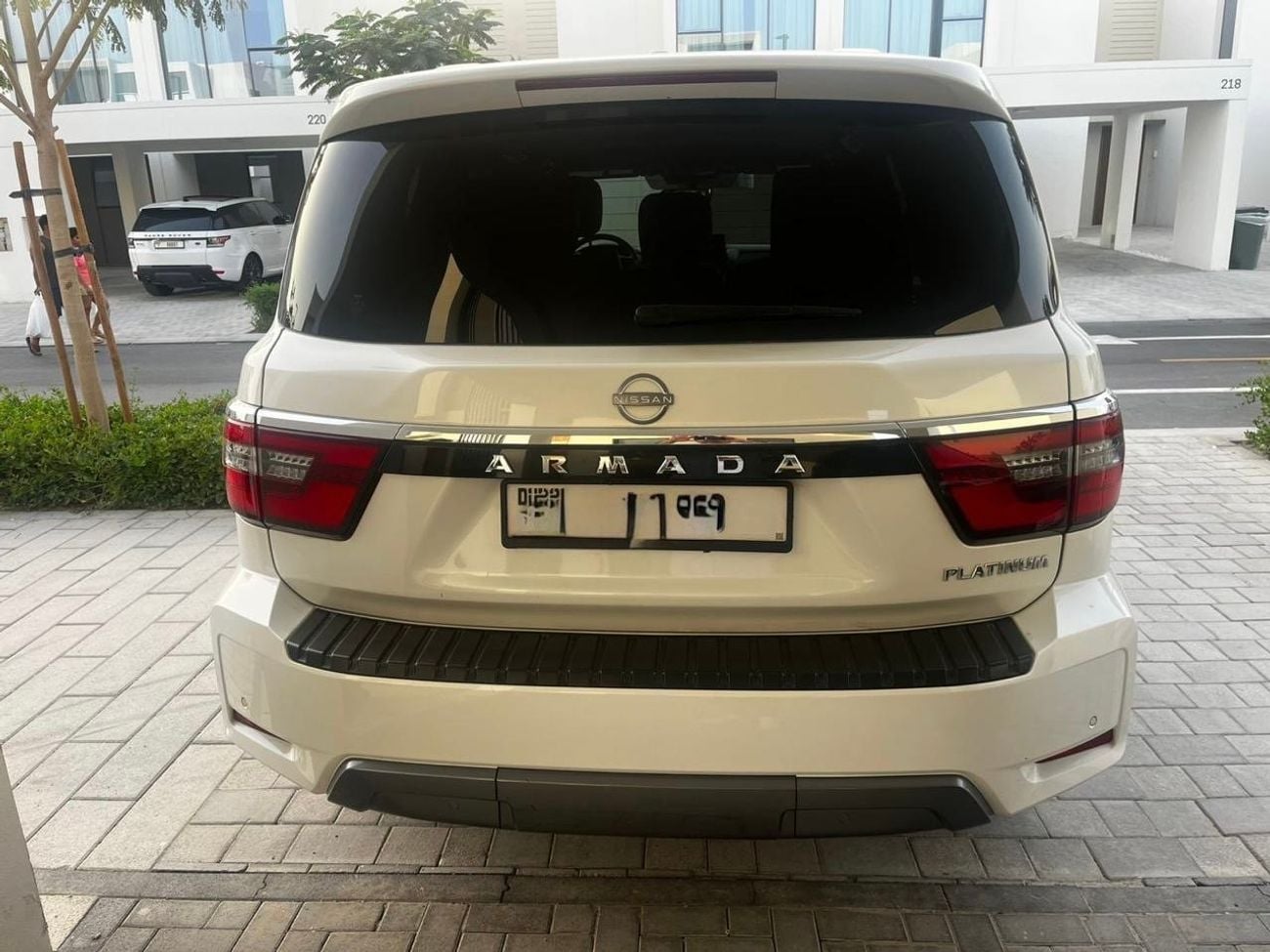 Nissan Armada PLATINUM