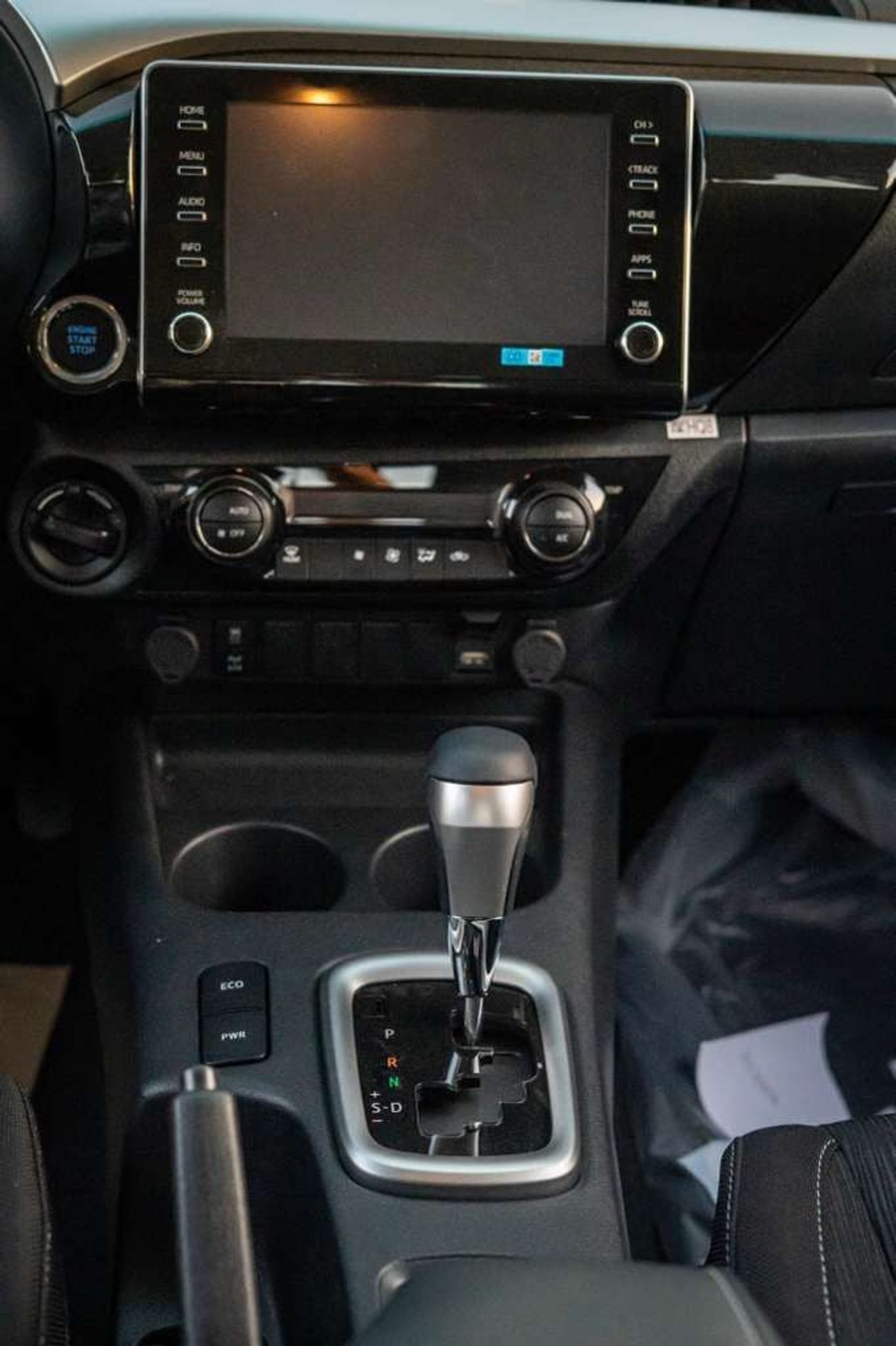 Toyota Hilux SGLX 2.4L DIESEL Jordan Specs