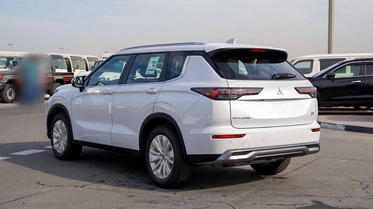 ميتسوبيشي آوتلاندر GLX MIDLINE جديد كلياً 2026 ميتسوبيشي أوتلاندر هاي لاين (GO3) 2.5 لتر | SUV بـ 7 مقاعد | مواصفات GCC