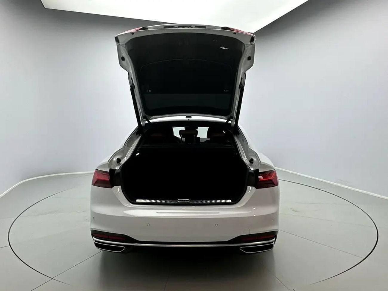 أودي A5 40 TFSI ADVANCED SPORTBACK (Ref# 18493)