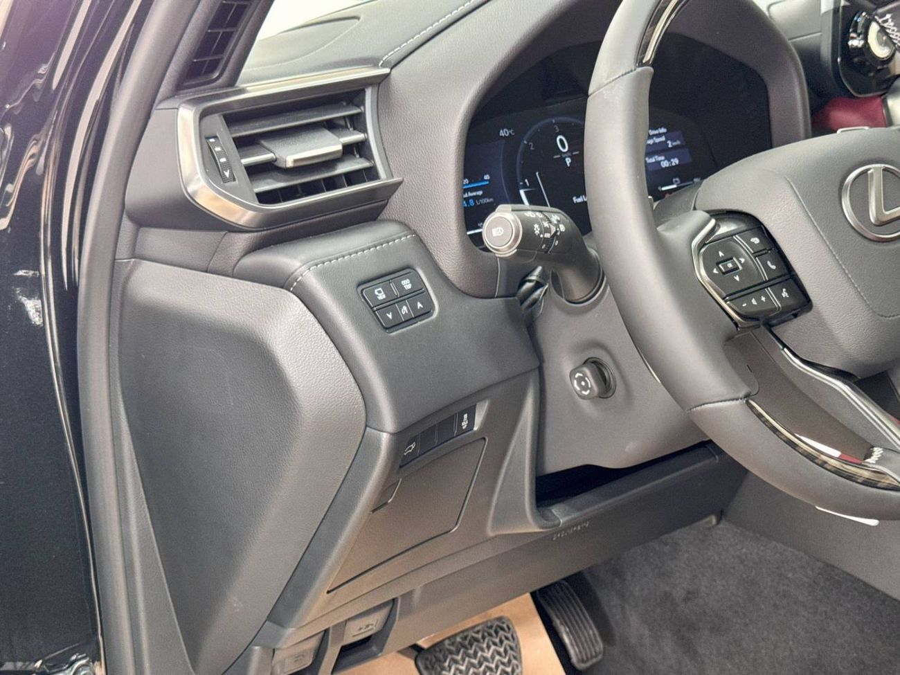 Lexus LX 500 URBAN 3.3L DIESEL 26-SPEAKER ML URBAN RADAR BRAND NEW 0KM