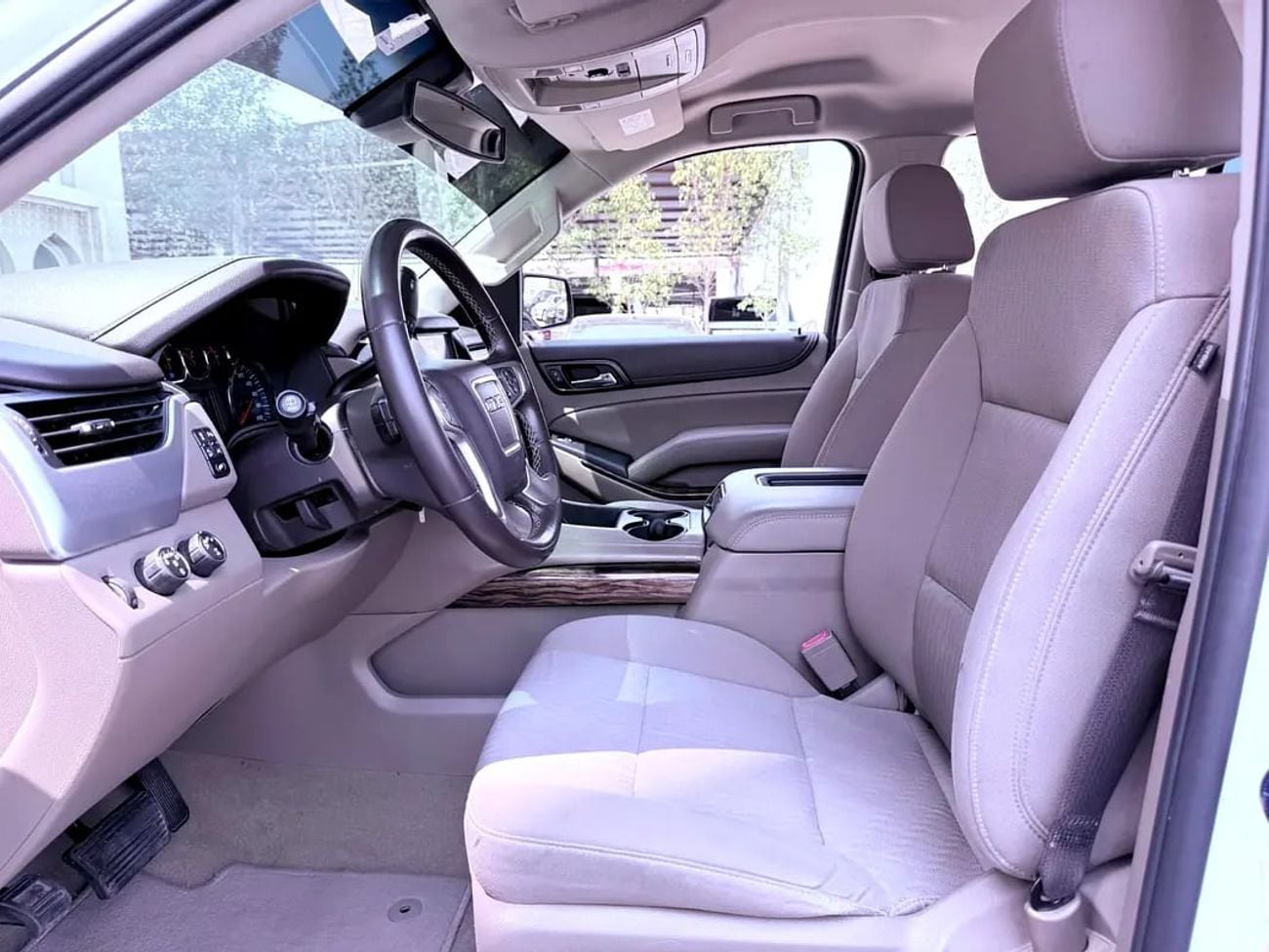 GMC Yukon SLT جي ام سي يوكن SLE خليجي بحالة ممتازة