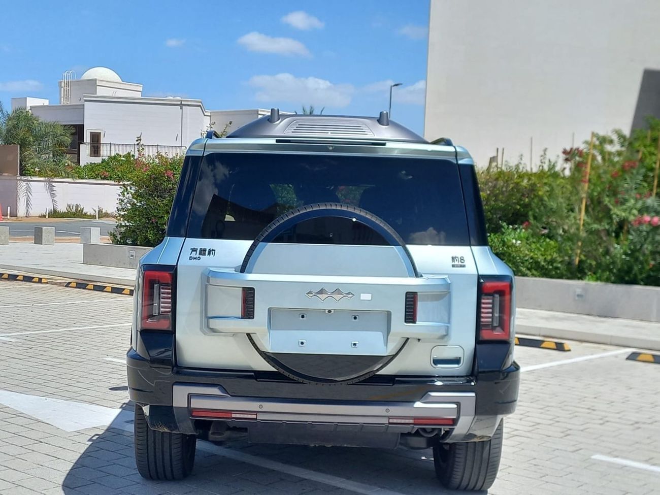 BYD Leopard 8 DELUX (7 Seats)