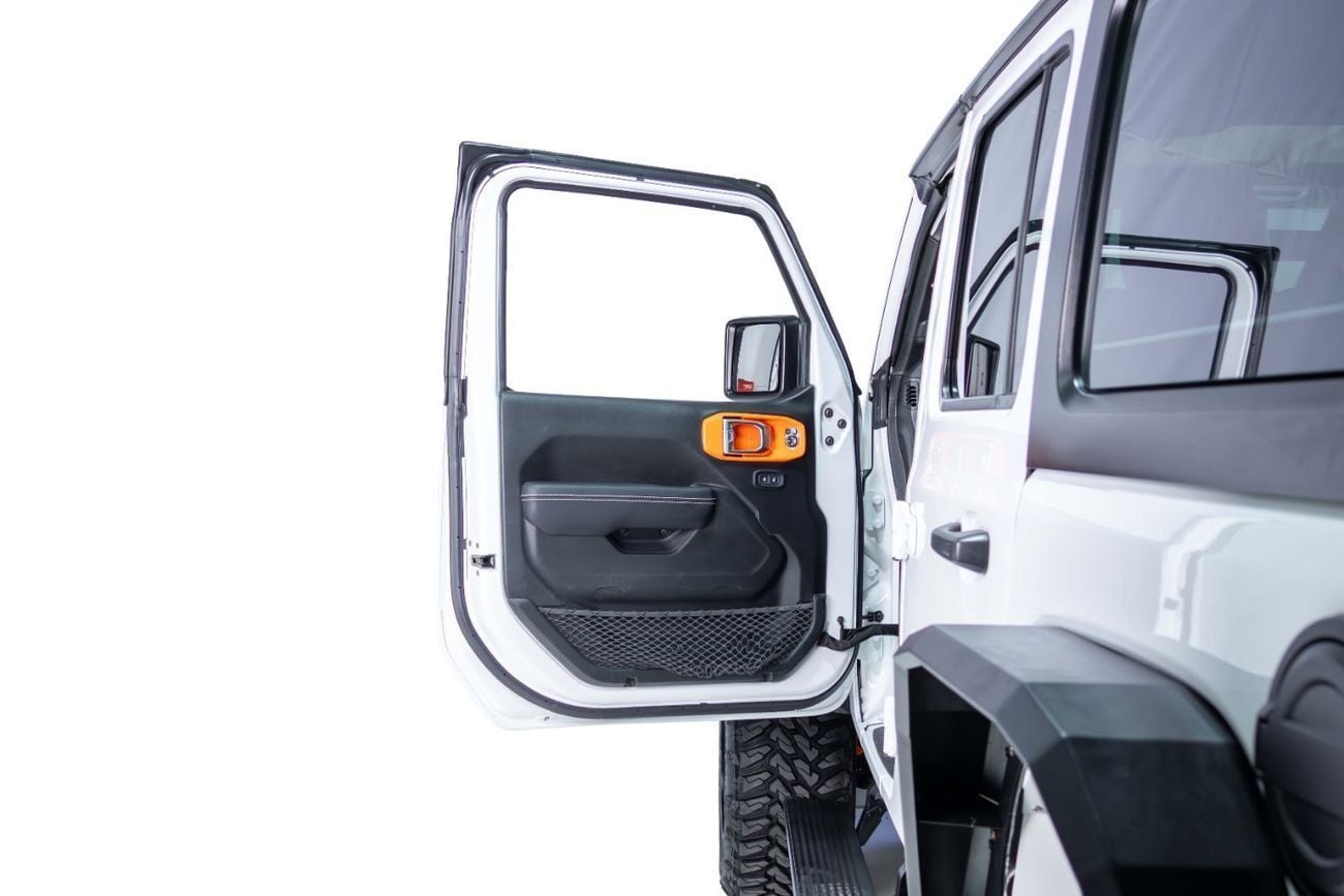 Jeep Wrangler Unlimited SPORT 3.6L A/T (5 Seater) GCC-Upgraded-FSH--Jeep warranty till 10/2027 and Jeep serv
