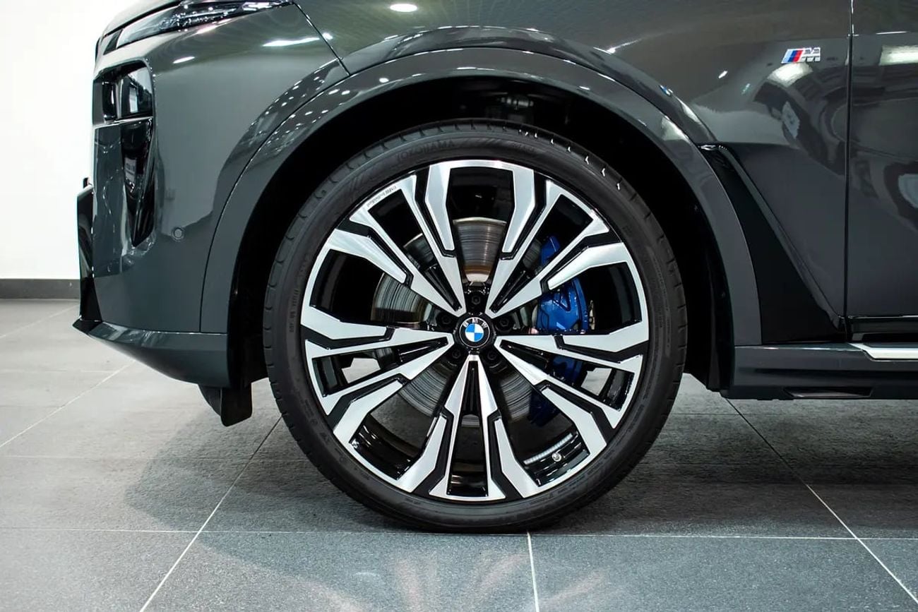 BMW X7 xDrive40i Luxury M Sport Package 7 Seats+5000 Extra color