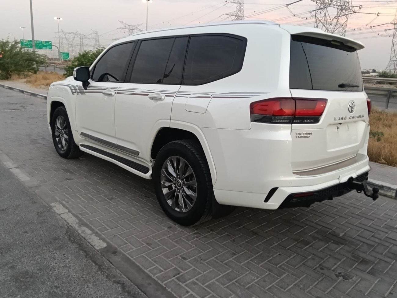 Toyota Land Cruiser VXR Twin Turbo 3.3L Diesel model 2022 Very neat and clean Title