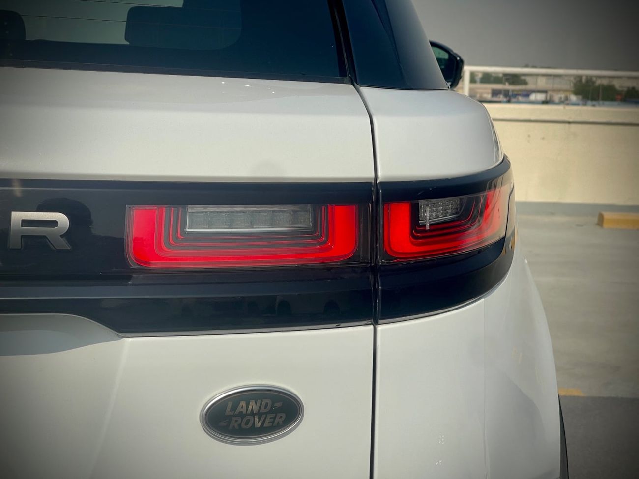 Land Rover Range Rover Velar R-DYNAMIC SE P250 4 cylinder