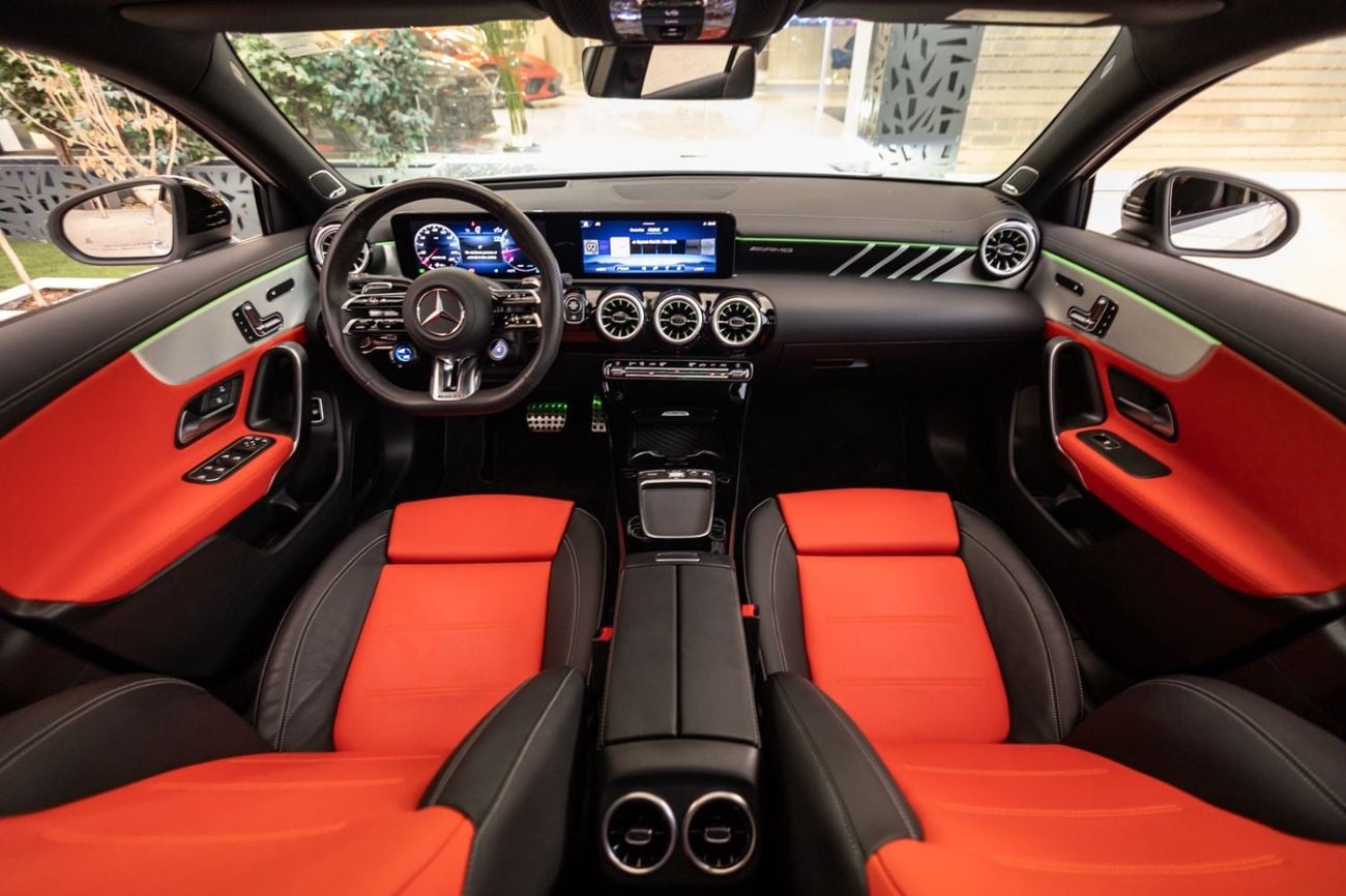 Mercedes Benz A35 AMG 4MATIC Mercedes-Benz A35 AMG 2025 GCC | Agency Warranty | Service Contract