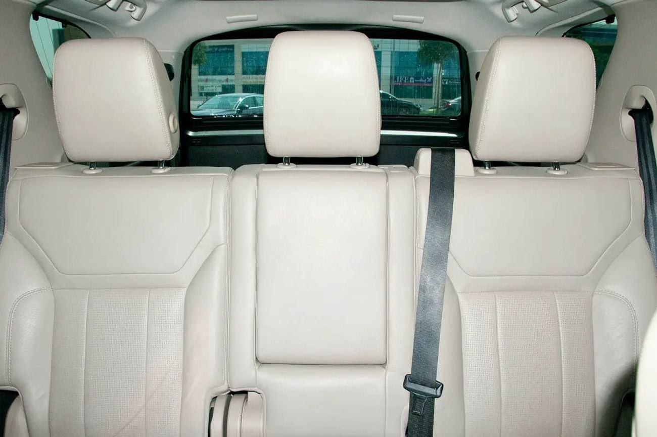 Land Rover Discovery HSE Si6 | | 7-seater luxury SUV