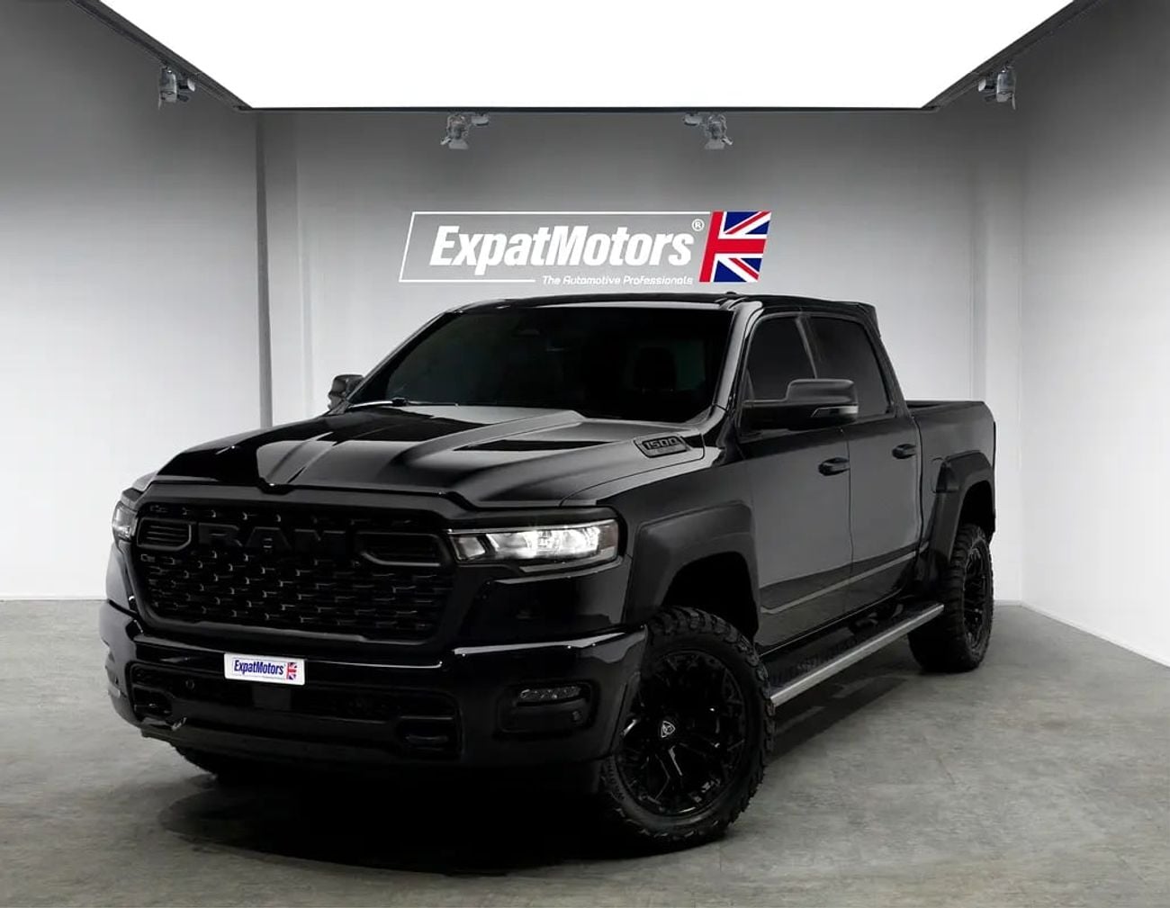 رام 1500 بيغ هورن كرو كاب Delivery Mileage ONLY • FDSH • Al Futtaim Warranty • GCC