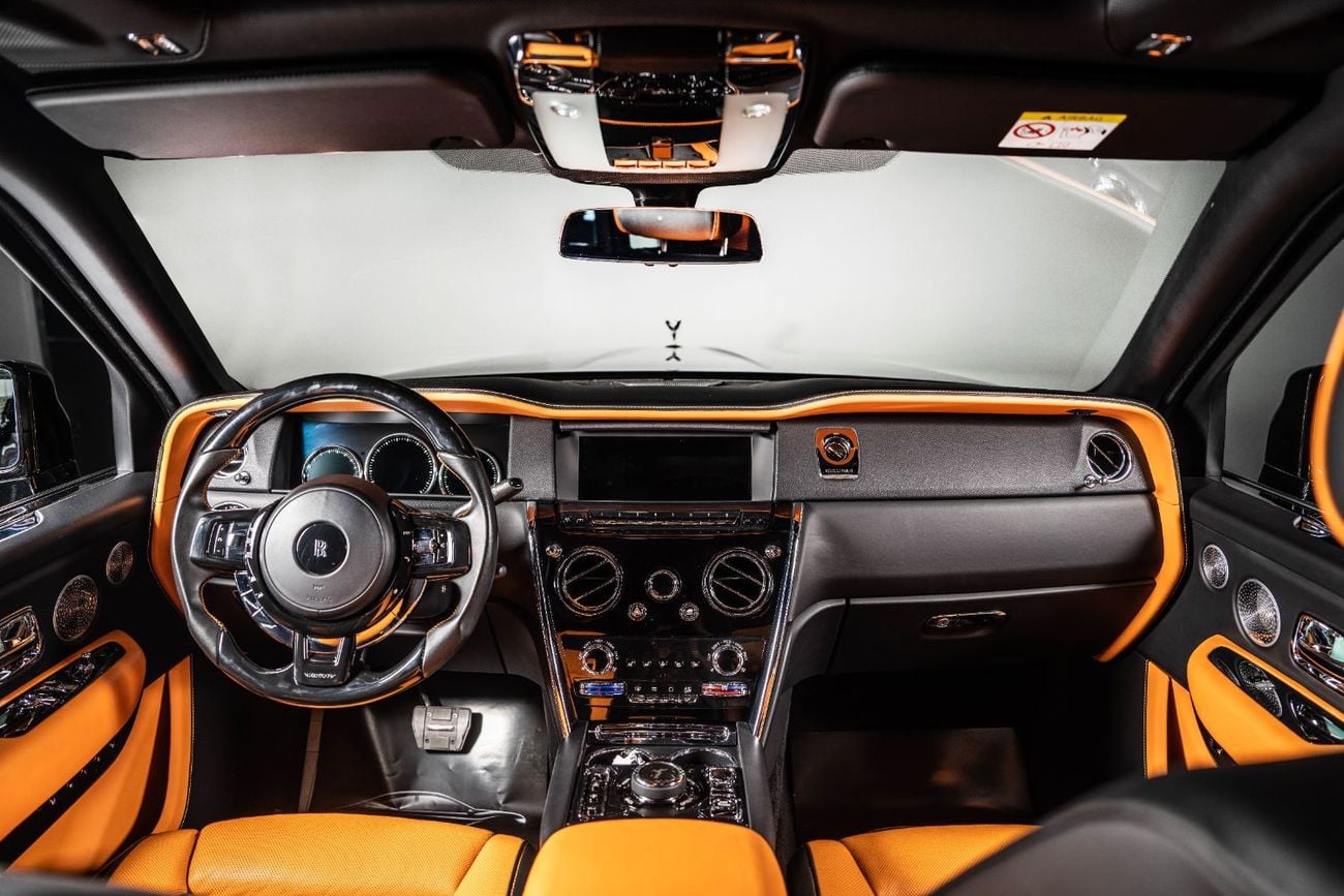 رولز رويس كولينان STANDARD 2020 - ROLLS ROYCE CULLINAN - MANSORY KIT - TWO TONE INTERIOR - FULLY LOEADED - IMMACULATE CAR