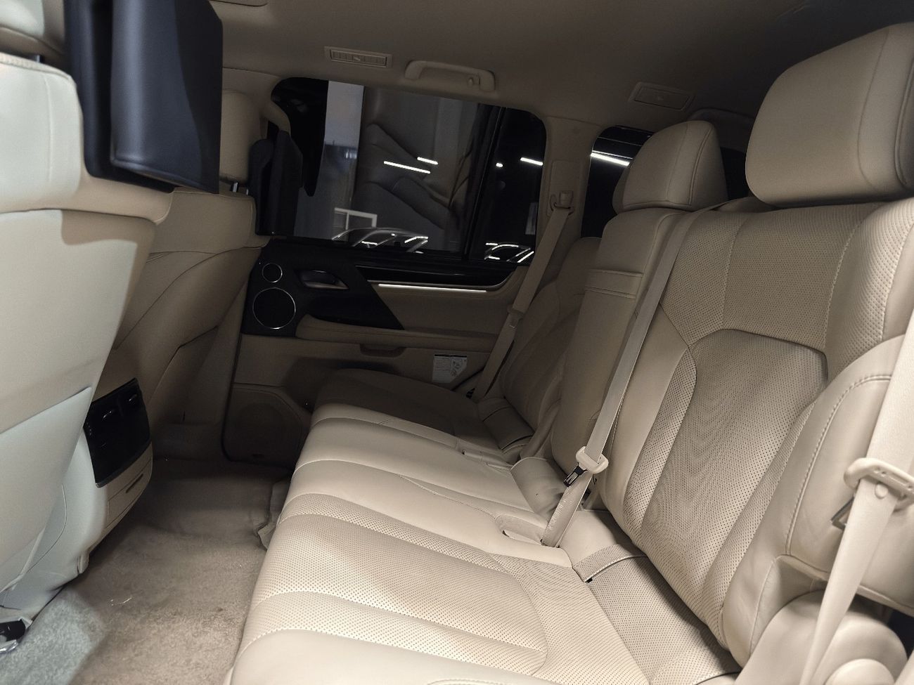 لكزس LX 570 SIGNATURE 2020 Lexus LX 570 Platinum | GCC | 61,000 KM | V8