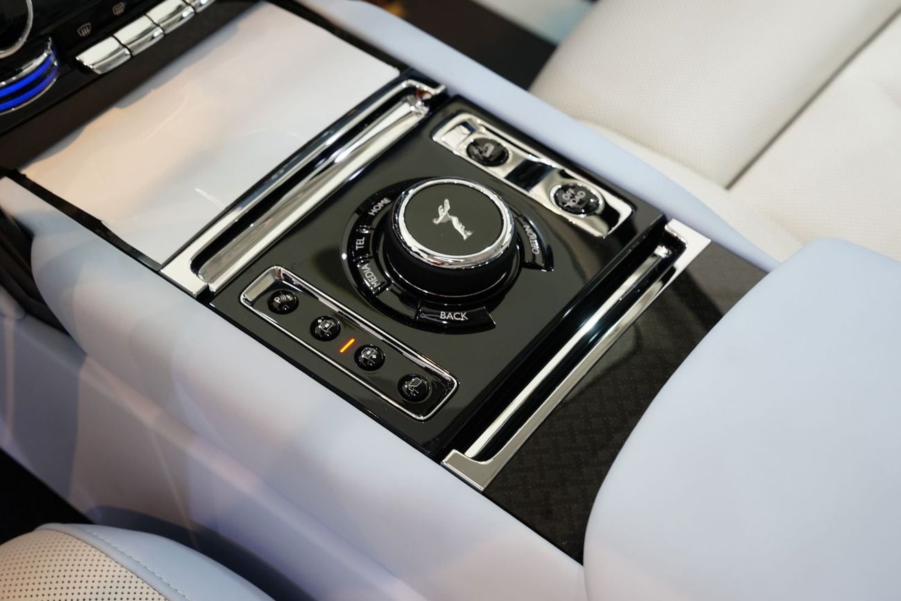 Rolls Royce Cullinan BLACK BADGE Executive Rear Seats, Rear Screens, Bespoke Audio, Dealer Warr + Serv!!