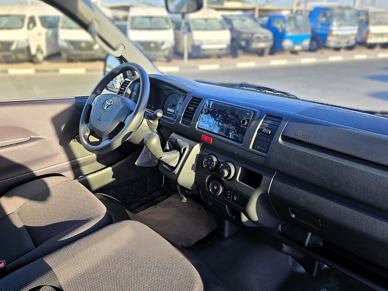 تويوتا هاياس GL Toyota Hiace Std Roof 15 Seater 2.7l Petrol M/T RWD White Color 2026 Model