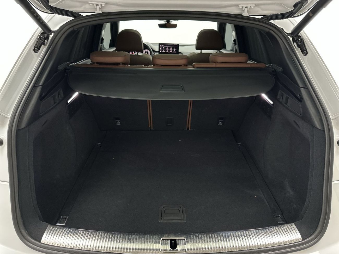 أودي Q5 45 TFSI S-LINE quattro 249hp (Ref# 82123)
