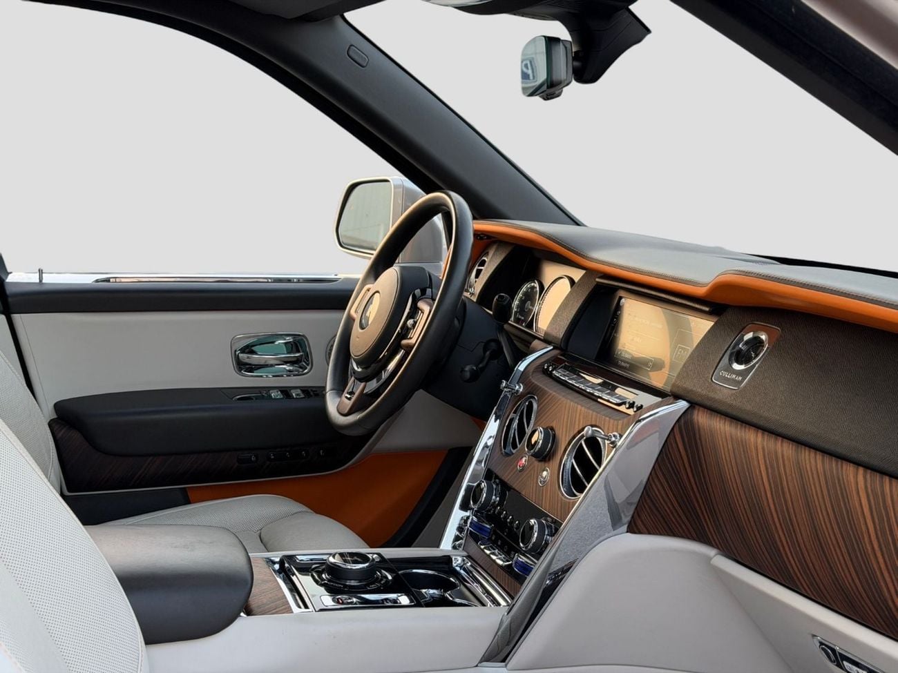Rolls Royce Cullinan STANDARD ROLLS-ROYCE CULLINAN SILVER BADGE | GCC | ORIGINAL PAINT | AGMC SERVICE CONTRACT
