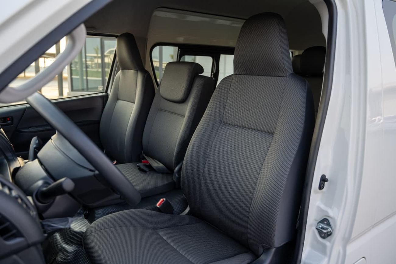 تويوتا هاياس STD 2.7 PETROL V4 REAR WHEEL DRIVE 5 DOOR 13 SEATERS