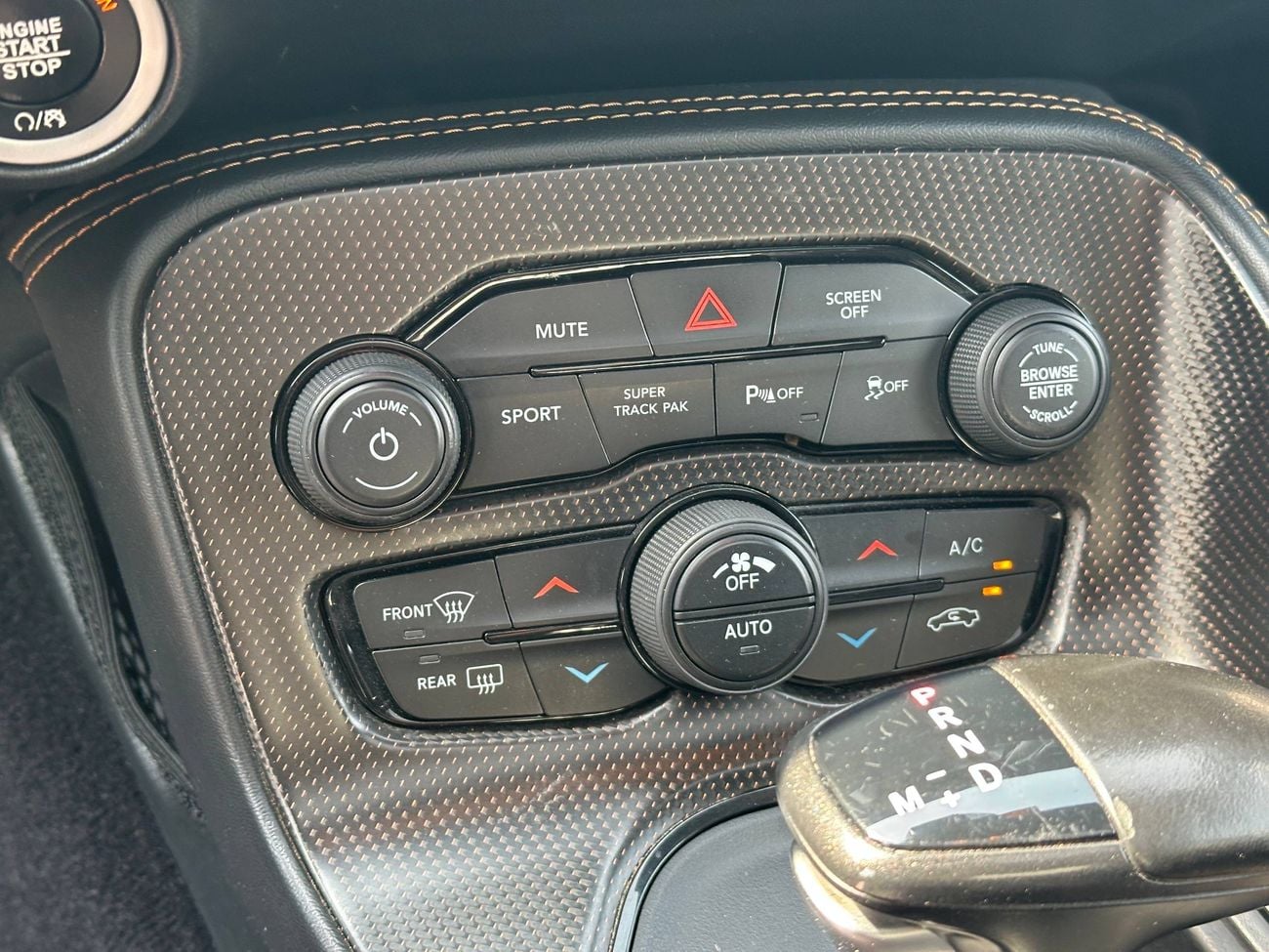 Dodge Challenger SXT