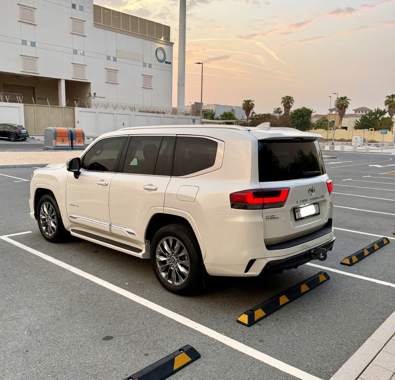 تويوتا لاند كروزر VXR