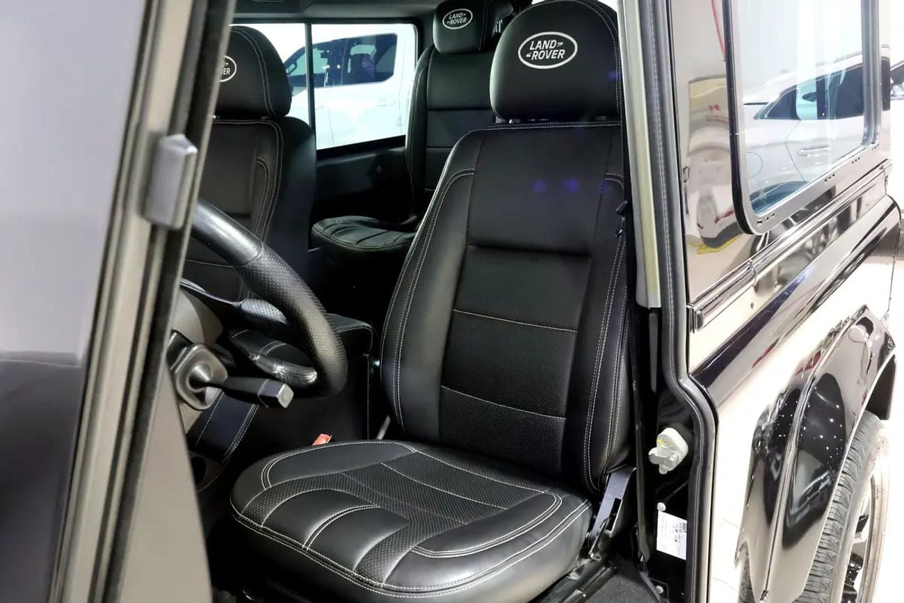 Land Rover Defender !! || GCC Specs || Manual || Super clean
