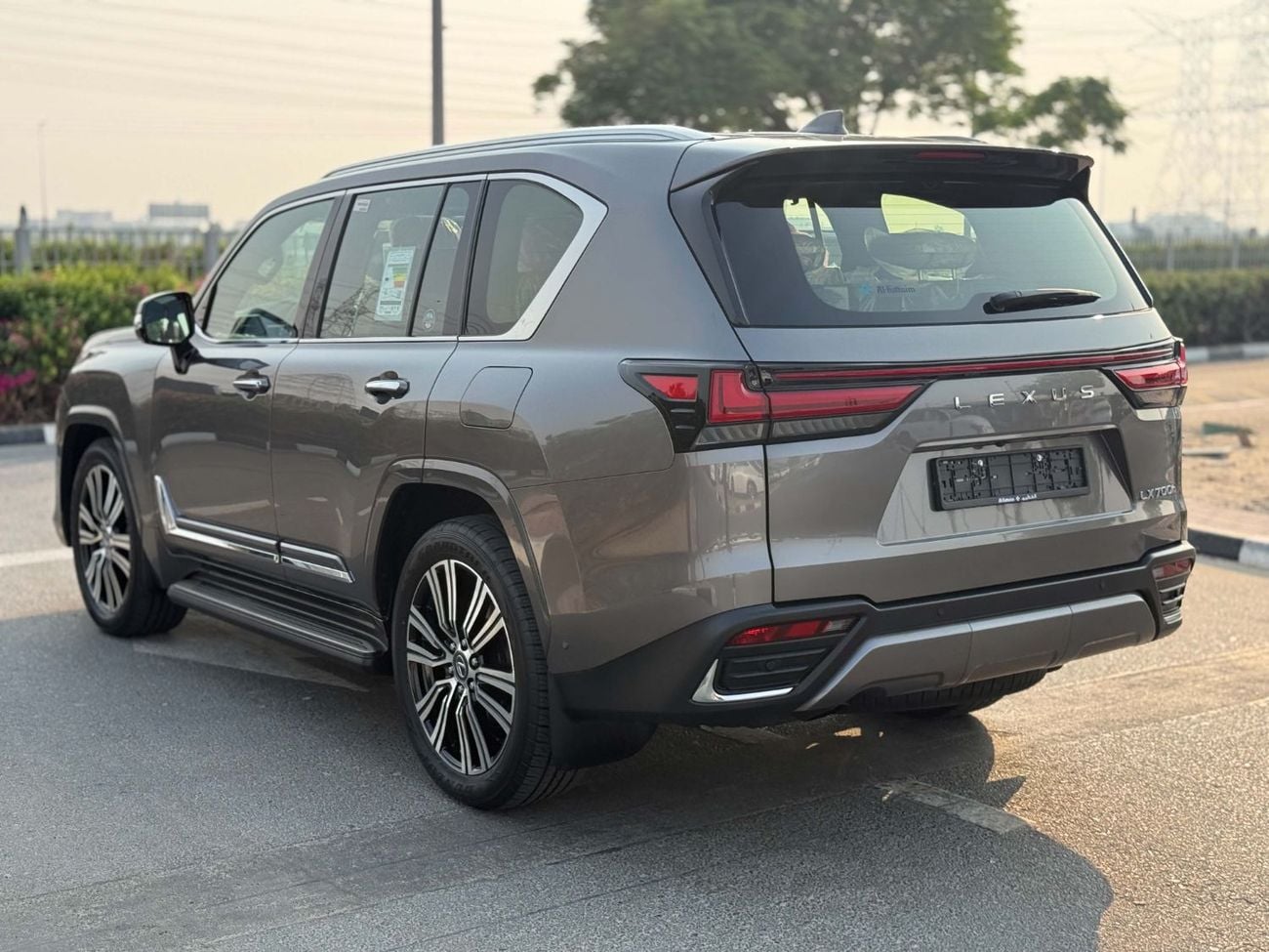 Lexus LX700h SIGNATURE BRAND NEW GCC SPEC UNDER WARRANTY AND SERVICE