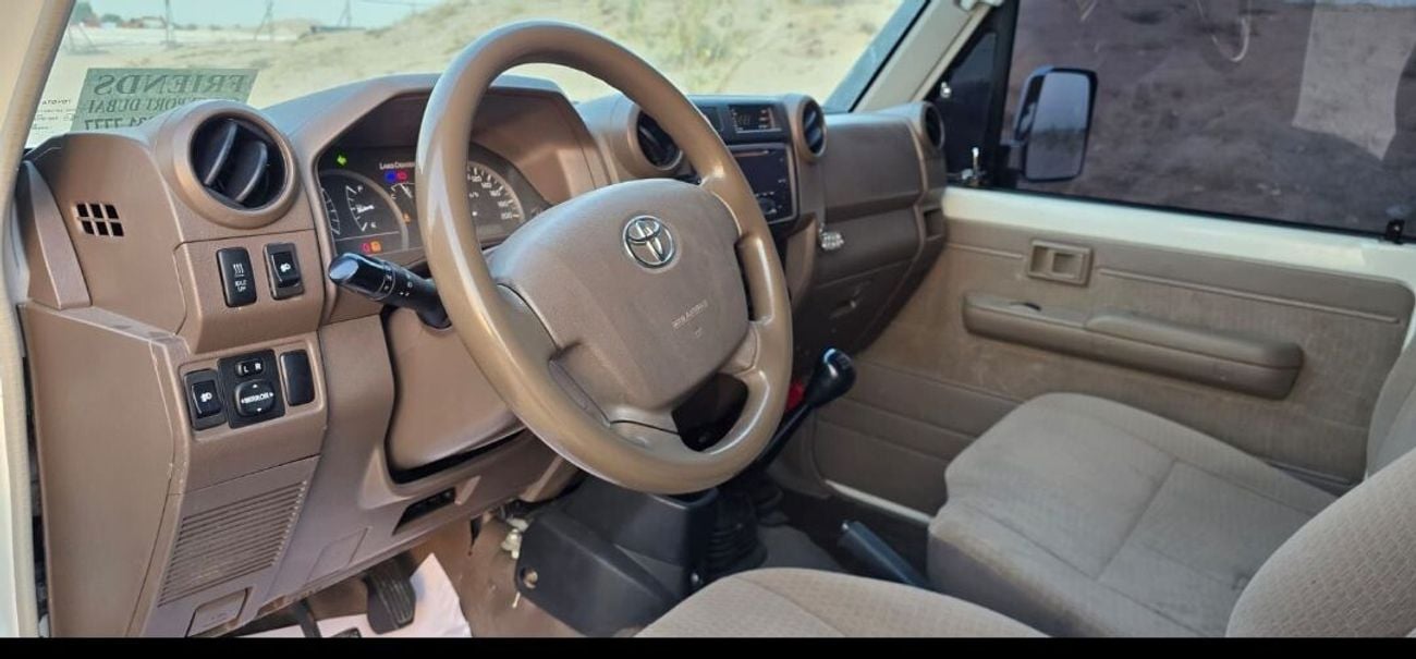 تويوتا لاند كروزر بيك آب LX