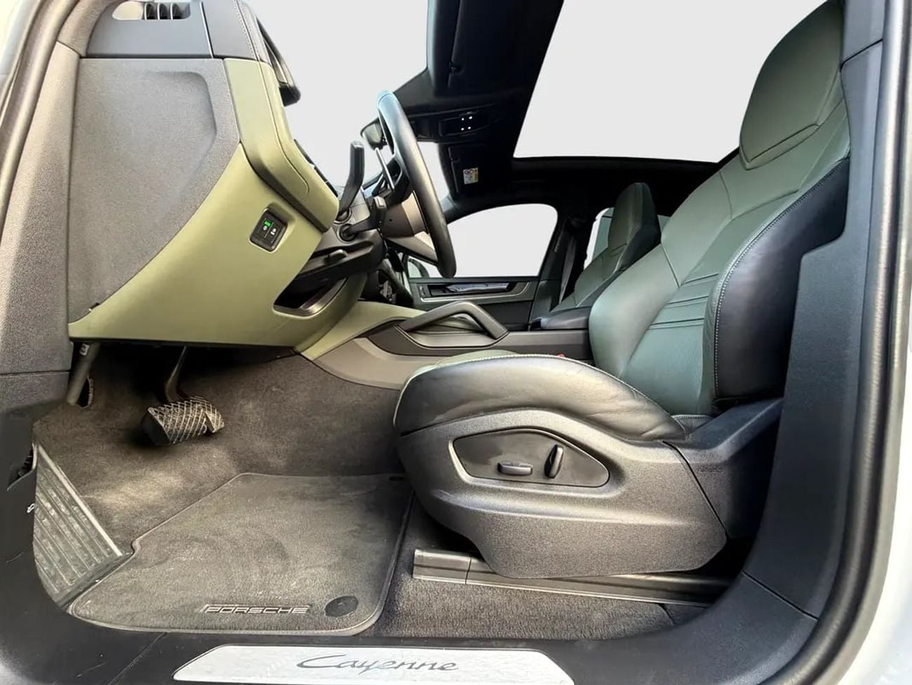 Porsche Cayenne COUPE | LOW MILEAGE | GCC | WARRANTY UNTIL