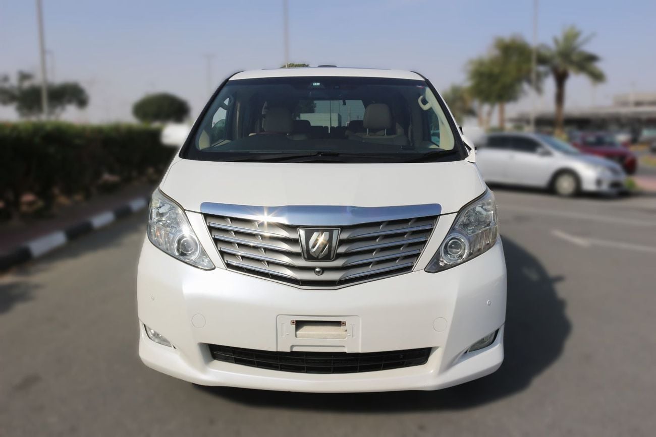 Toyota Alphard For export, the steering wheel is on the right side.
