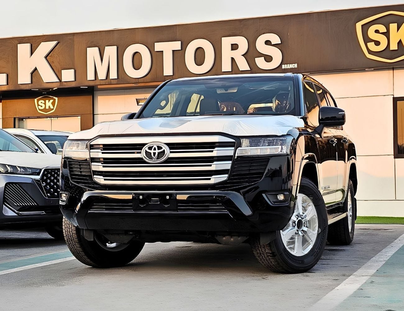 Toyota Land Cruiser TOYOTA LANDCRUISER GXR || 3.5L PETROL V6 A/T 4WD | FABRIC WITH DRIVER PWR SEAT | SUNROOF (CODE # GXR