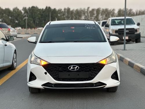 Hyundai Accent GL Hyundai Accent | 2021 4-cylinder — 1.6 engine 4-cylinder — 1.6 engine Mileage: 85,000 km New sh