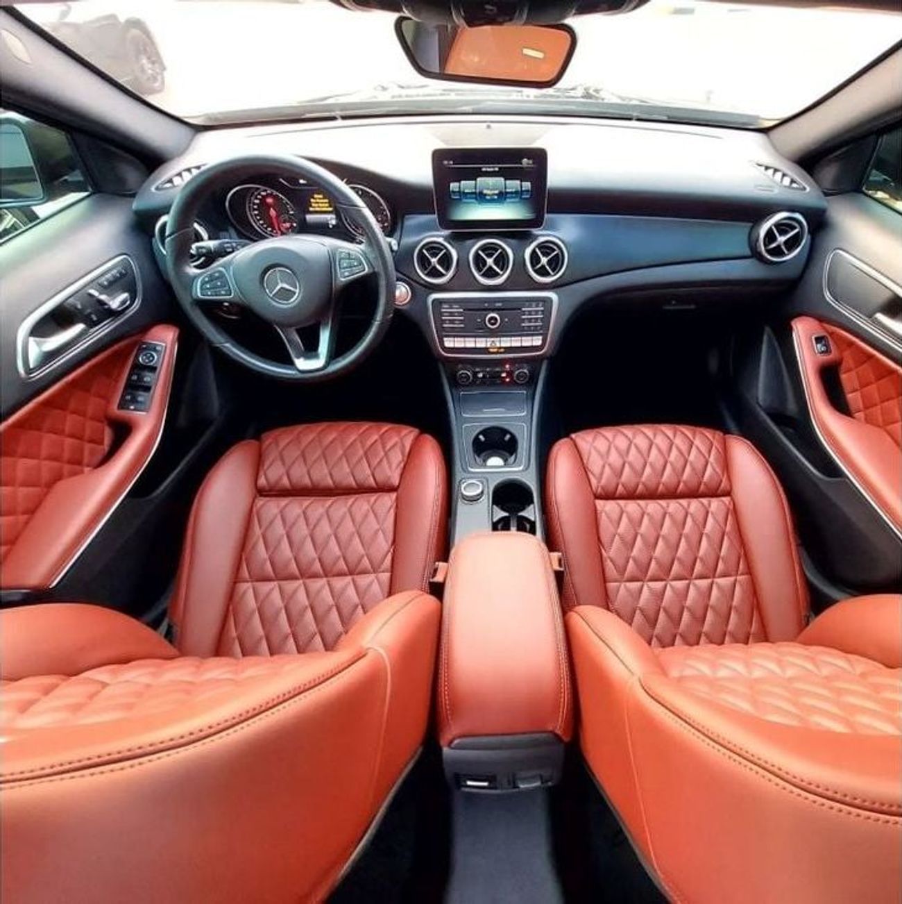 Mercedes Benz GLA250 STANDARD