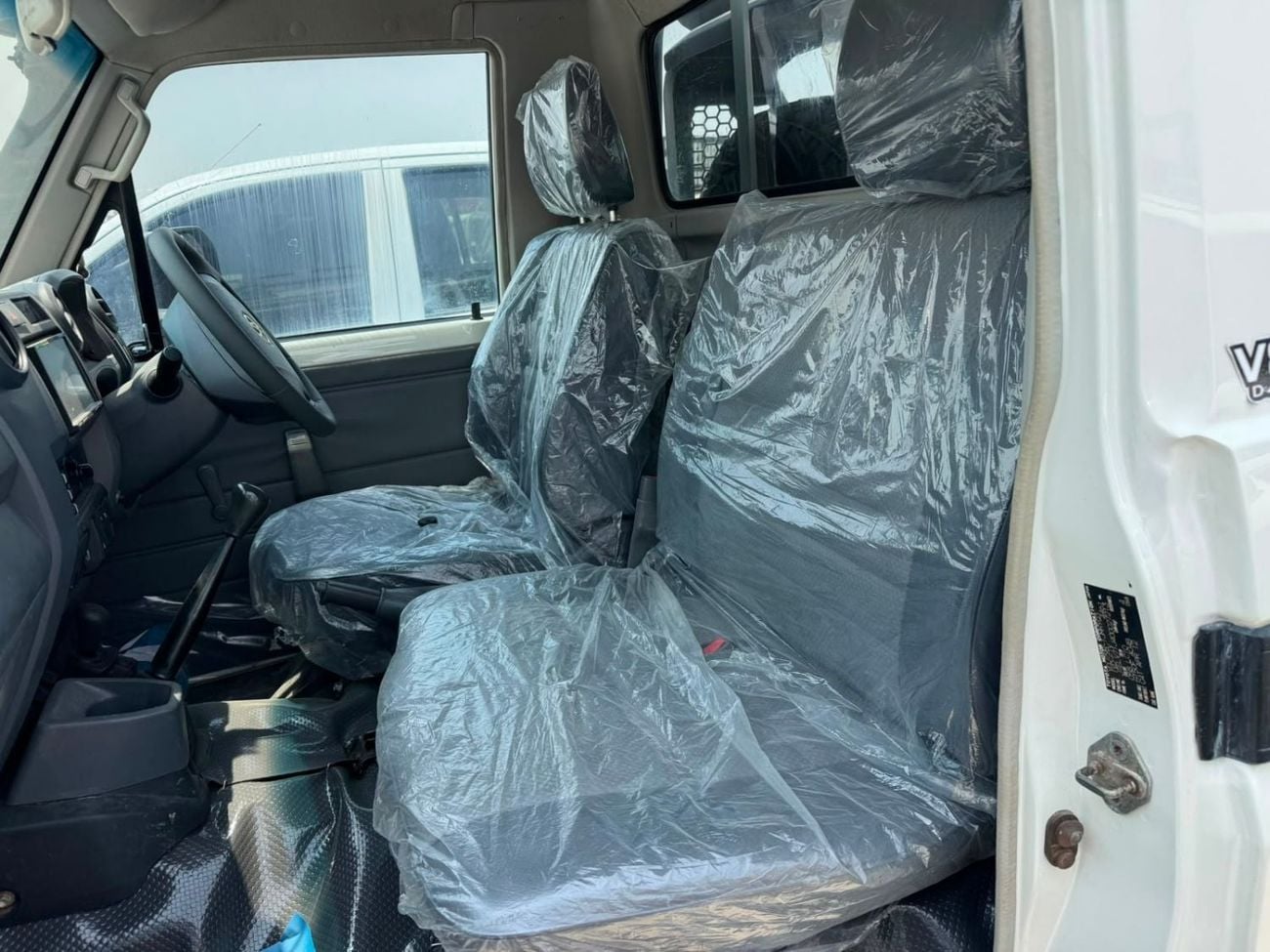 Toyota Land Cruiser Pick Up LX AC PWR OPT