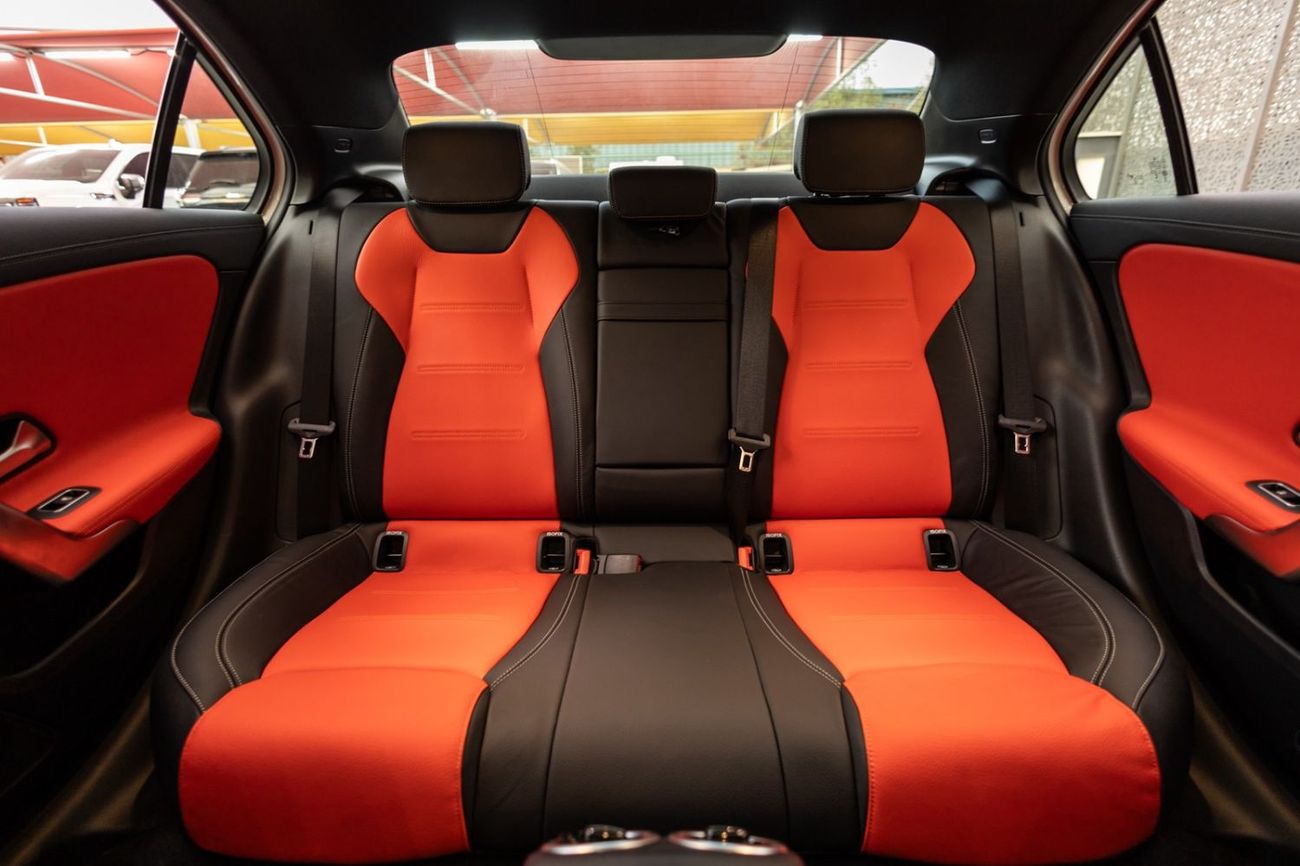 Mercedes Benz A35 AMG 4MATIC Mercedes-Benz A35 AMG 2025 GCC | Agency Warranty | Service Contract