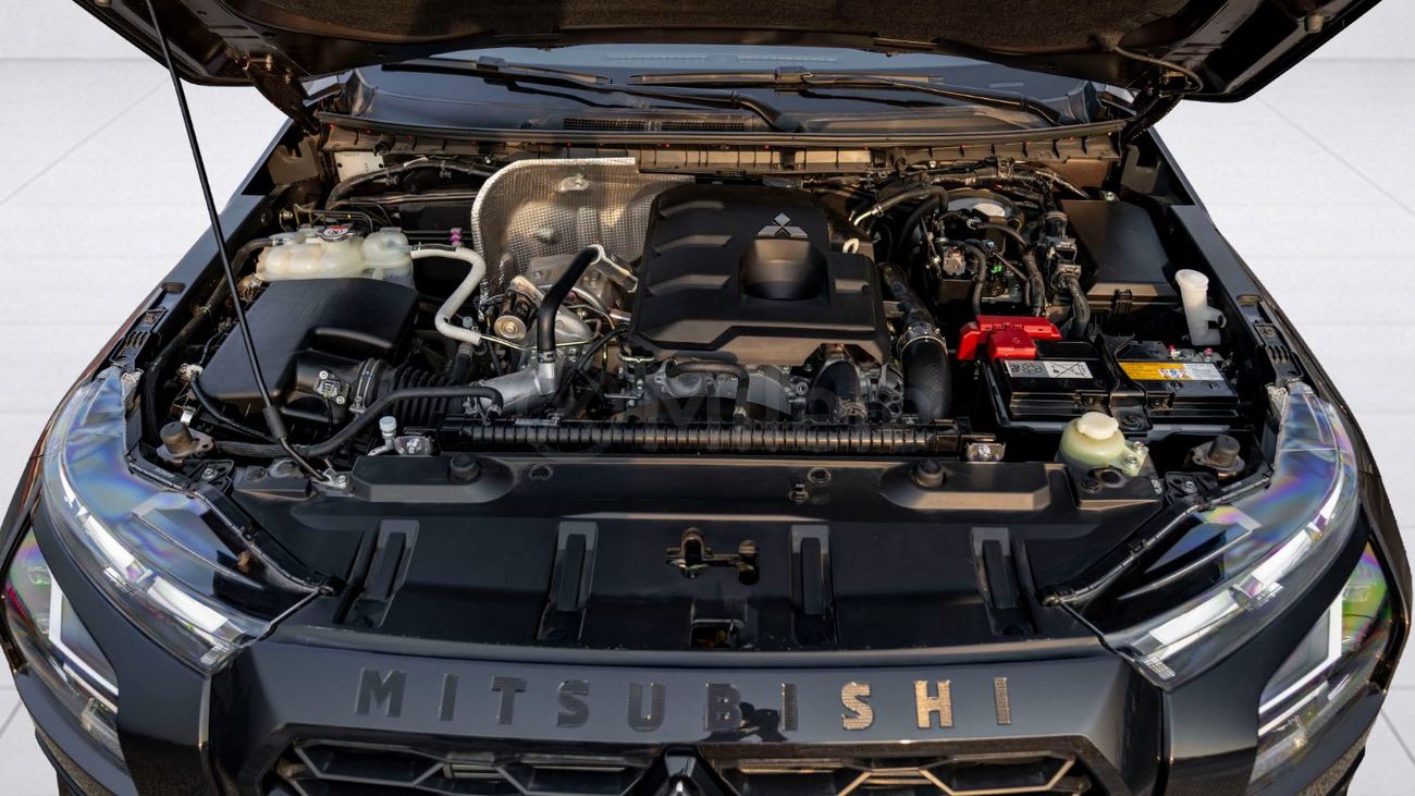 ميتسوبيشي L200 SPORTERO DC CHROME EDITION
