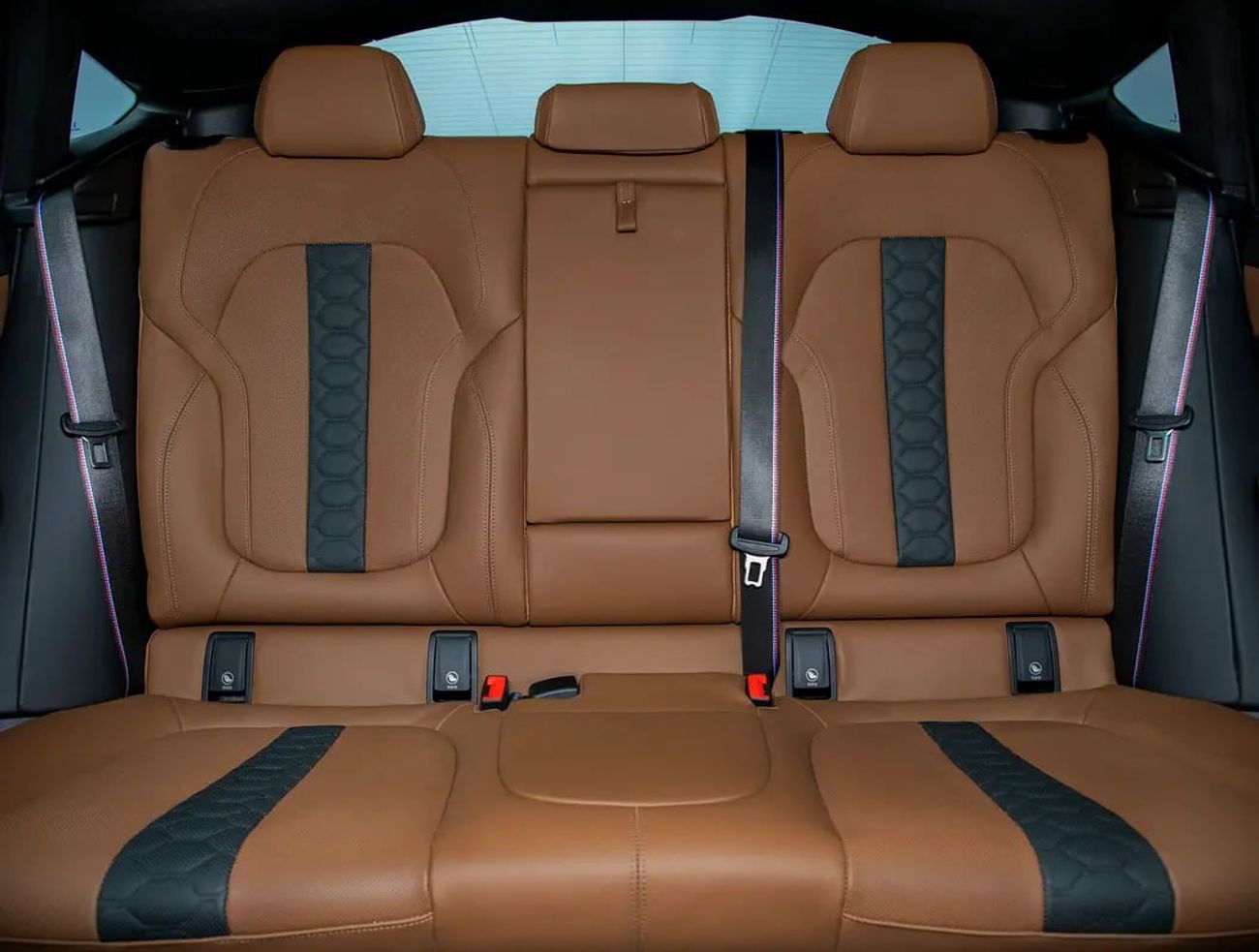 بي أم دبليو X6 M COMPETITION Delivery KM Like • Service Contract + Warranty until • GCC